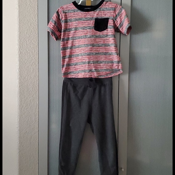 Set of 3 Toddler boys Activewear set - Picture 4 of 5